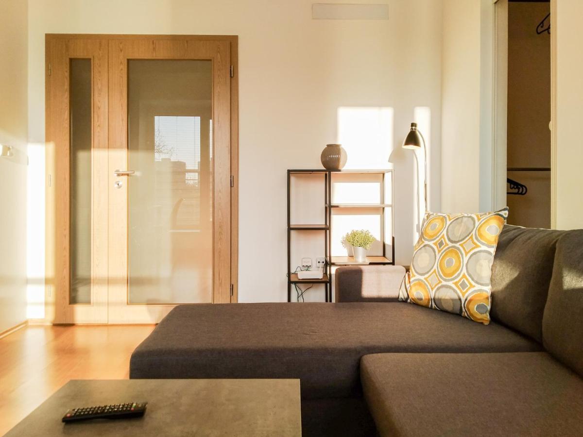 Apartment Yellow *
